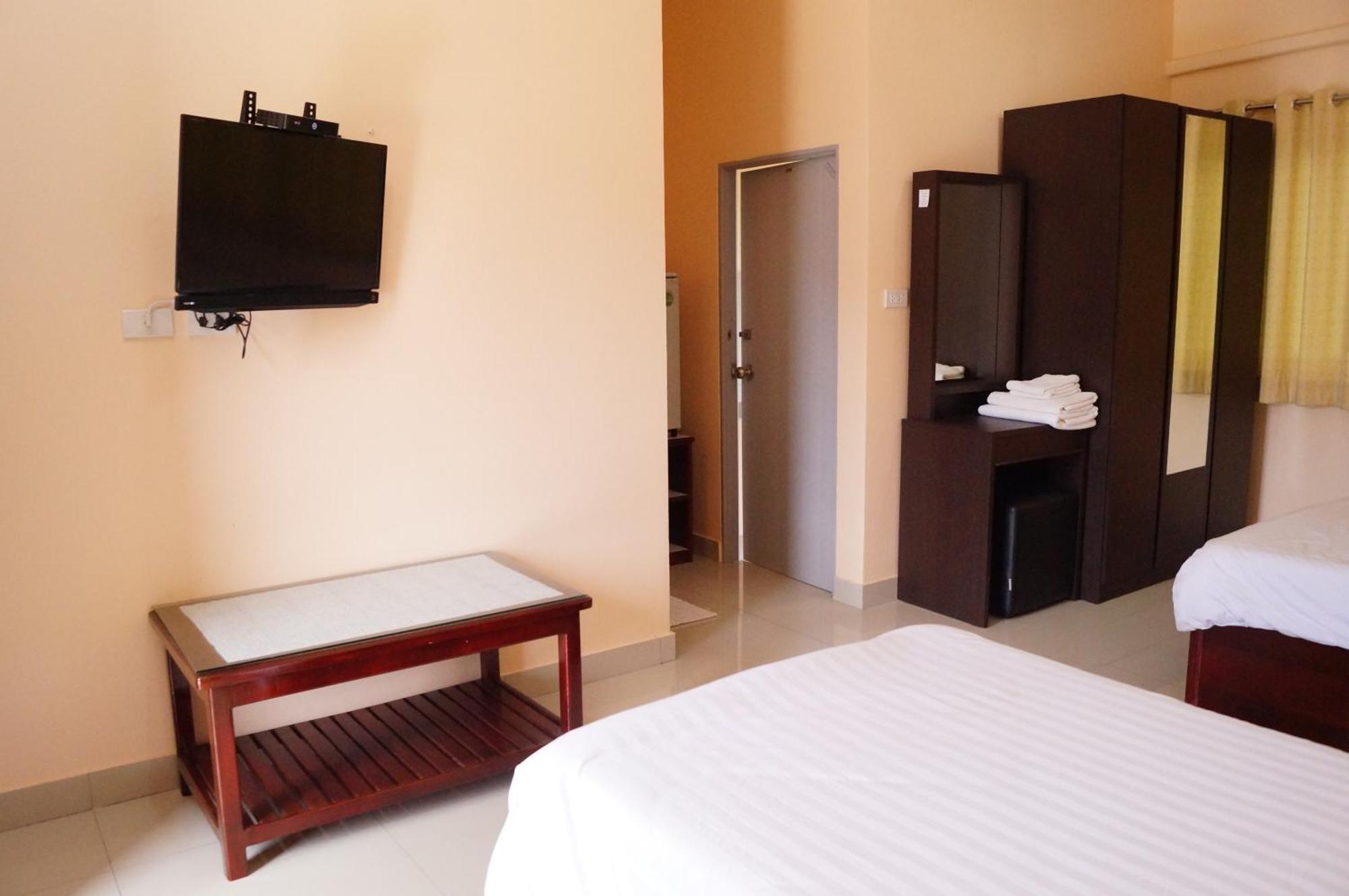 Jirasin Hotel & Apartment Ранонг Номер фото