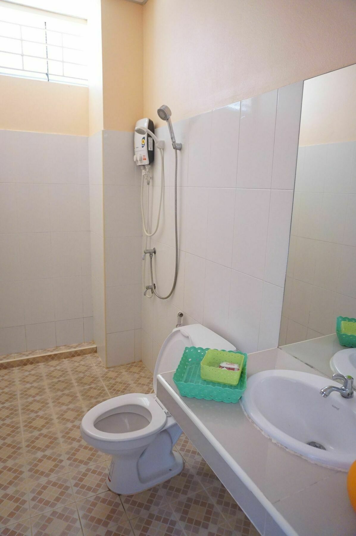 Jirasin Hotel & Apartment Ранонг Экстерьер фото