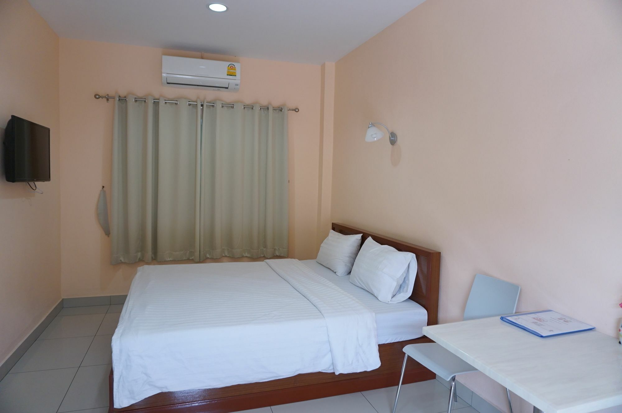 Jirasin Hotel & Apartment Ранонг Экстерьер фото