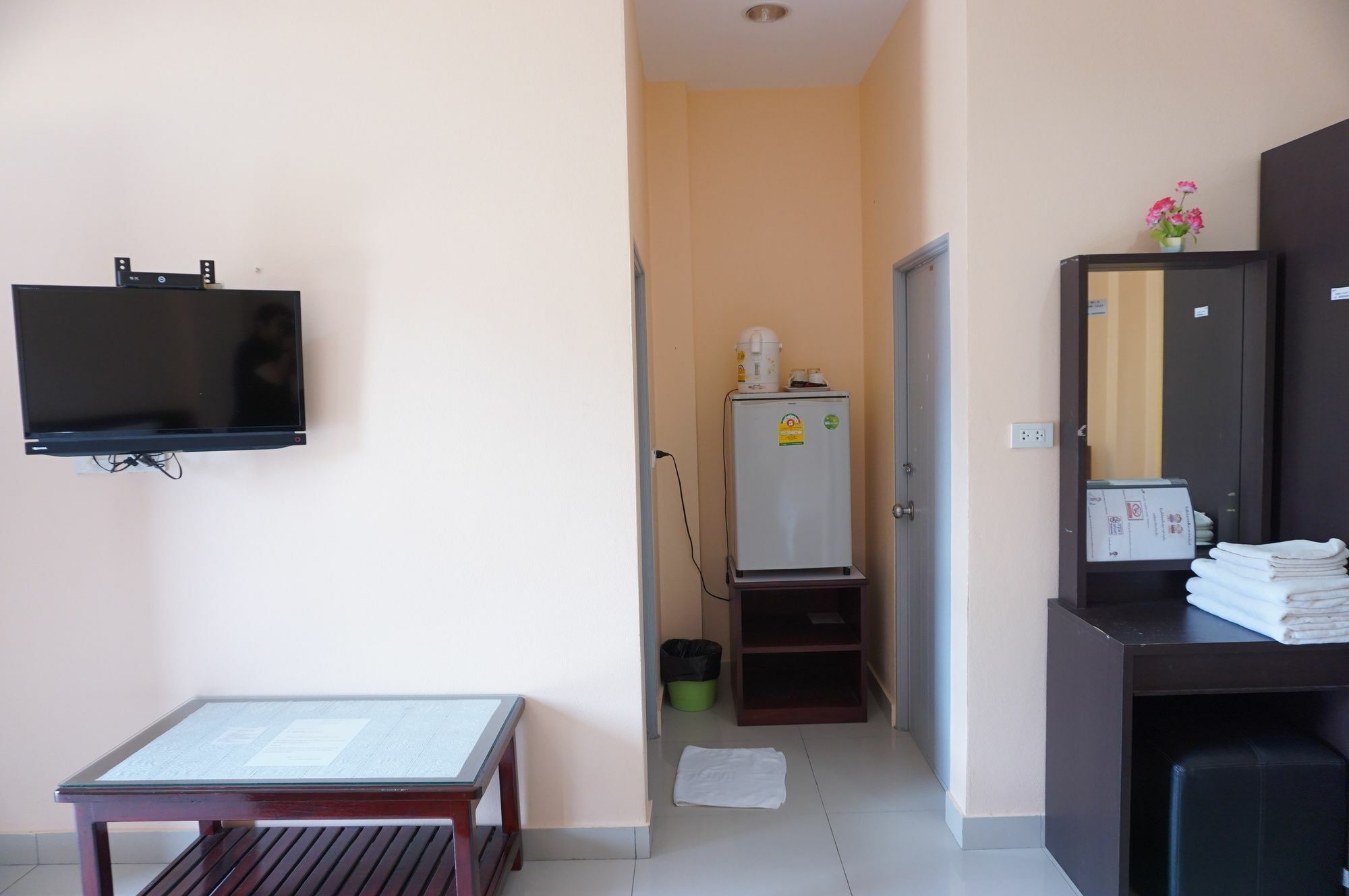 Jirasin Hotel & Apartment Ранонг Экстерьер фото